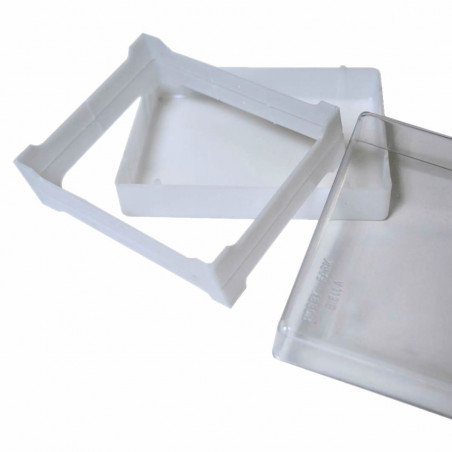 Large plastic comb for comb honey